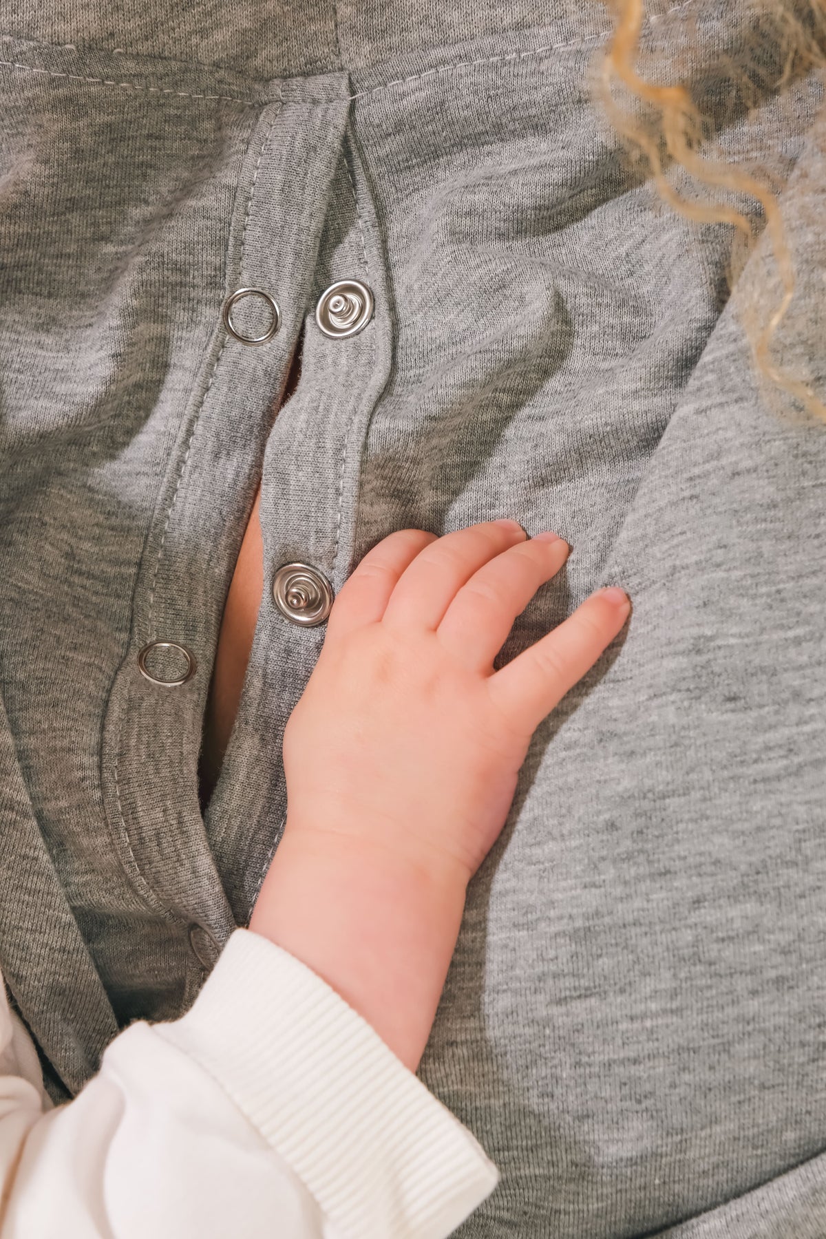 Babywearing Sweatshirt – Grey